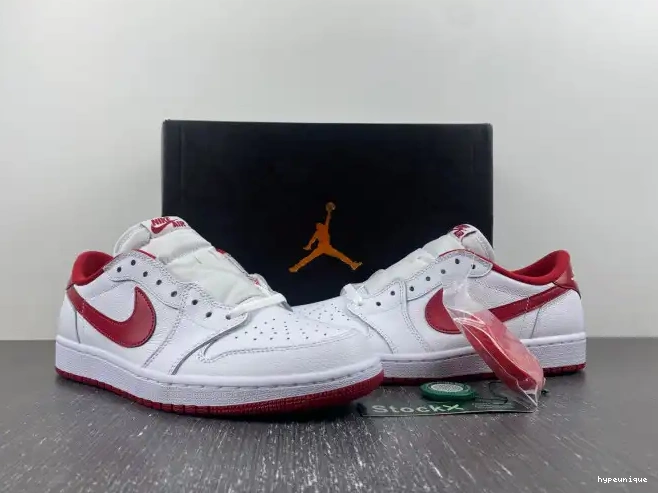 HYPE Low Red Jordan Varsity 1 705329-101 White Retro 0518